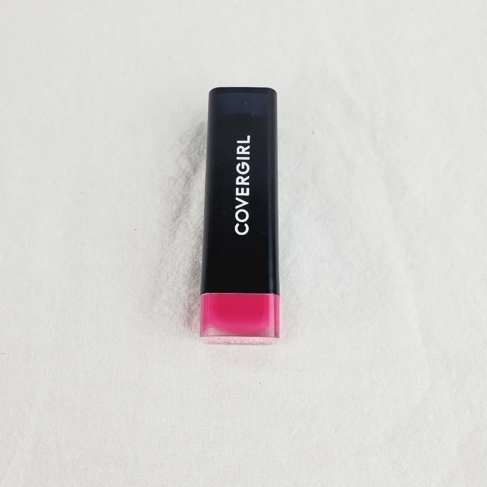 LAST ONE 🔥COVERGIRL Exhibitionist Lipstick Creme, 445 just sayin